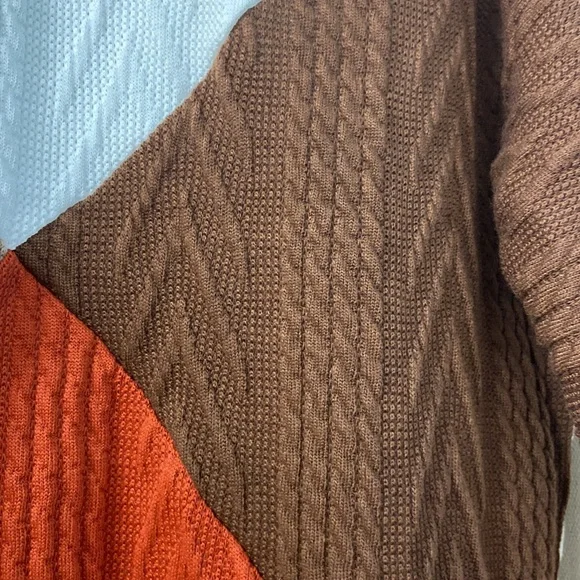 ePretty Color Block Knit Sweater - Picture 4 of 5